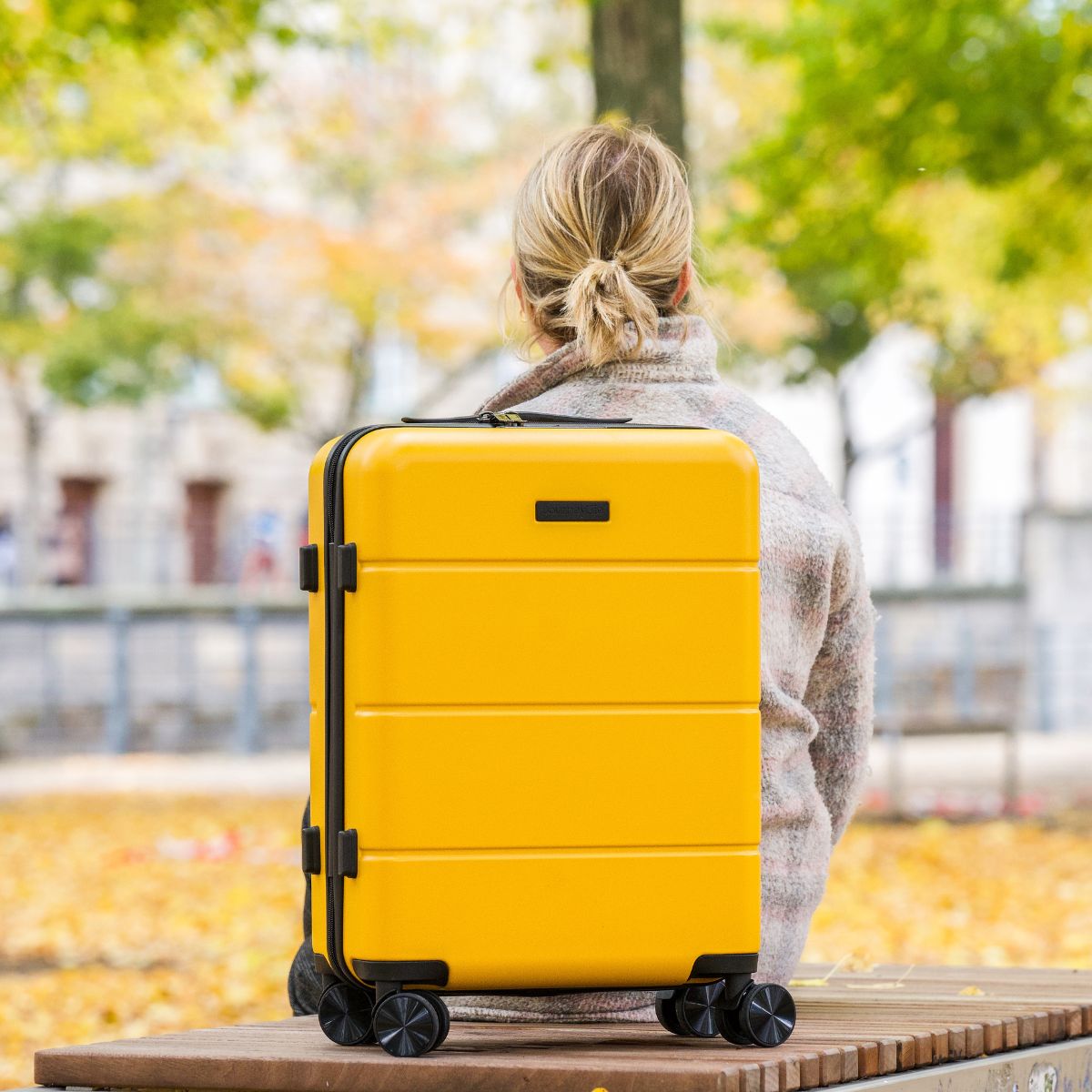 Gul Geel = Gul explorer kabinekuffert fra Journeylife